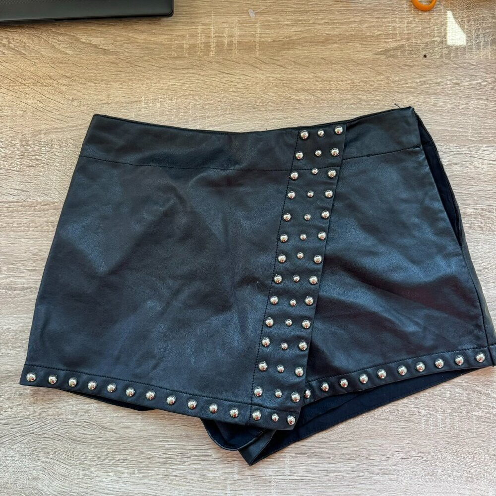 *flaw* Free People Emmy Studded Skort Mini Skirt in Black Vegan Leather *flaw*